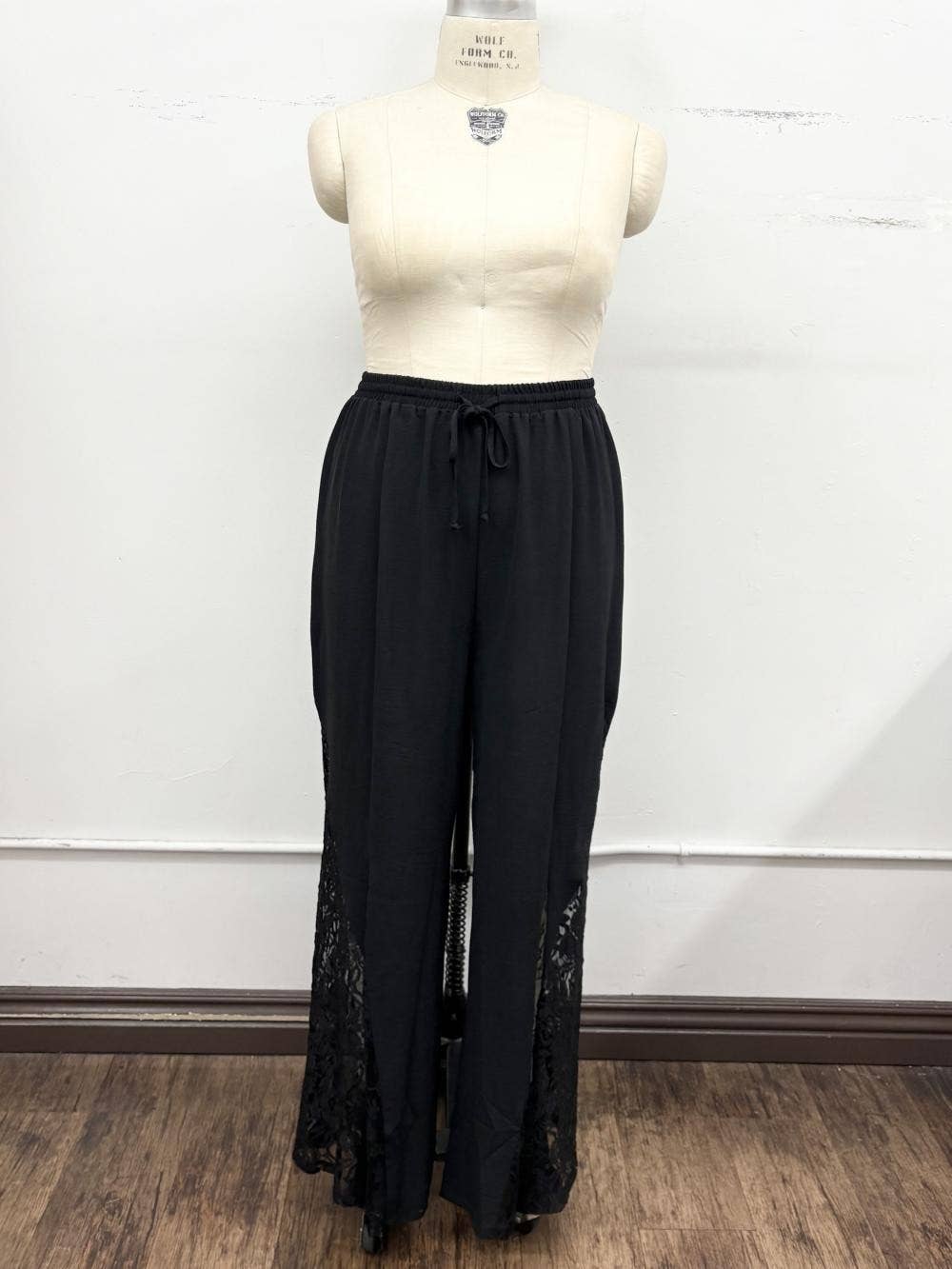 lace panel wide leg pants-curvy