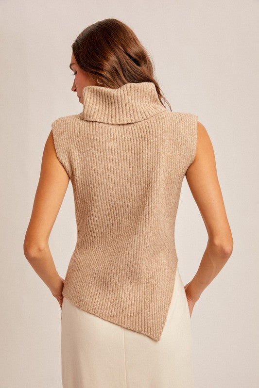 Turtleneck Asymmetrica Sweater Vest