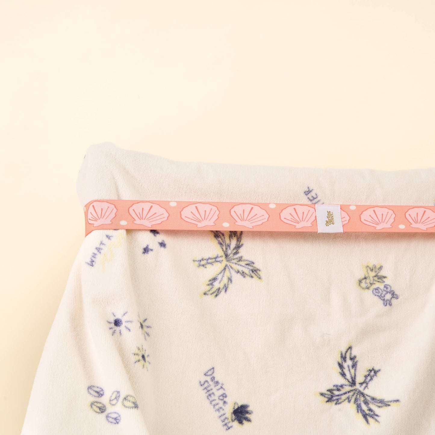 Stay-Put Towel Band-Seashells Coral