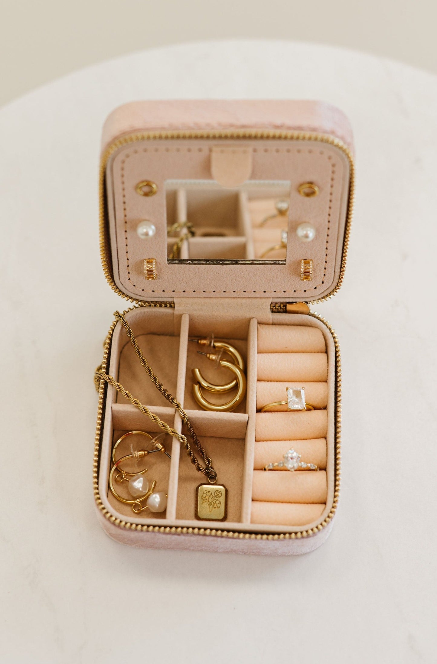 eloise velvet traveling jewelry case