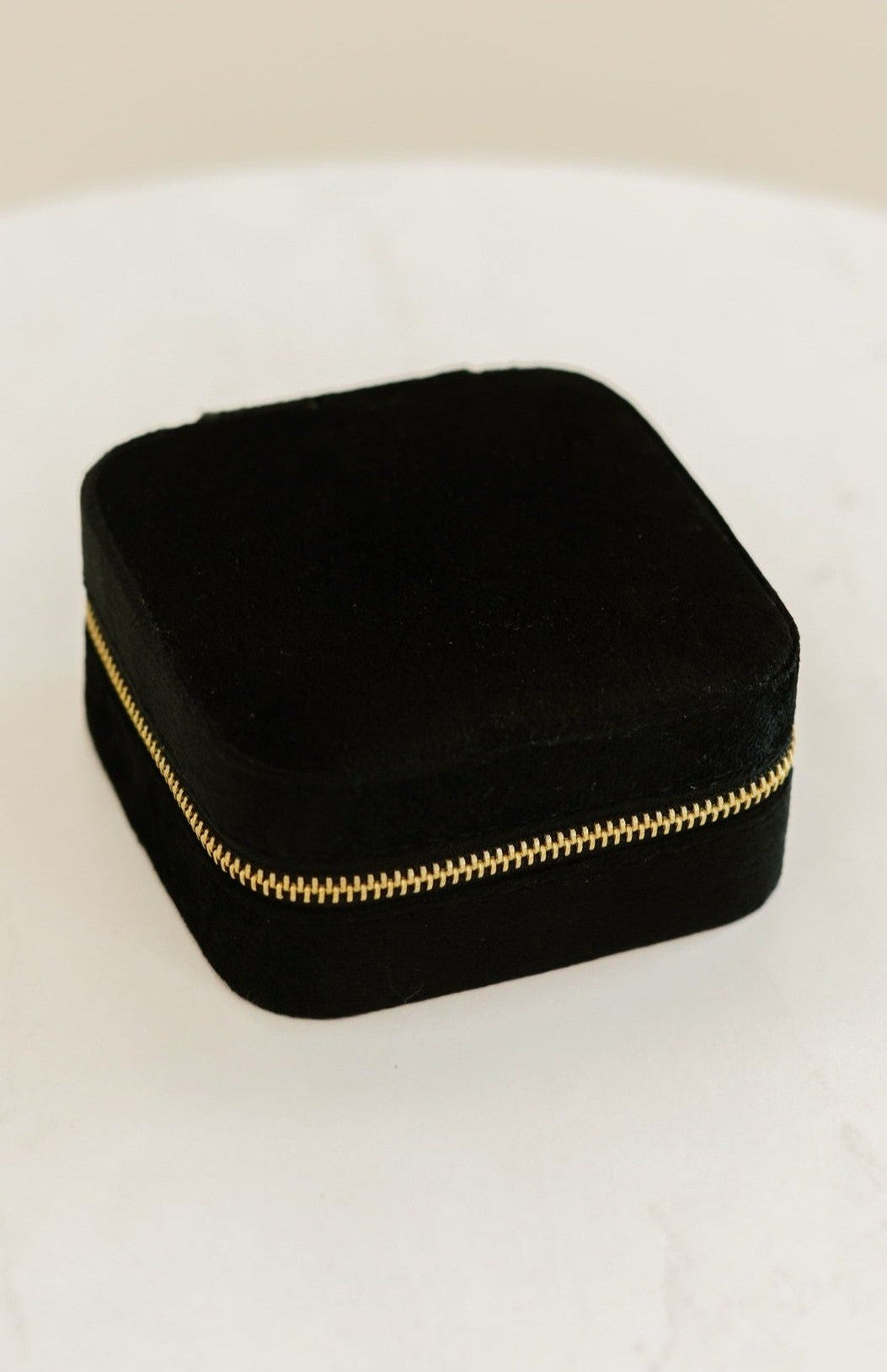 eloise velvet traveling jewelry case