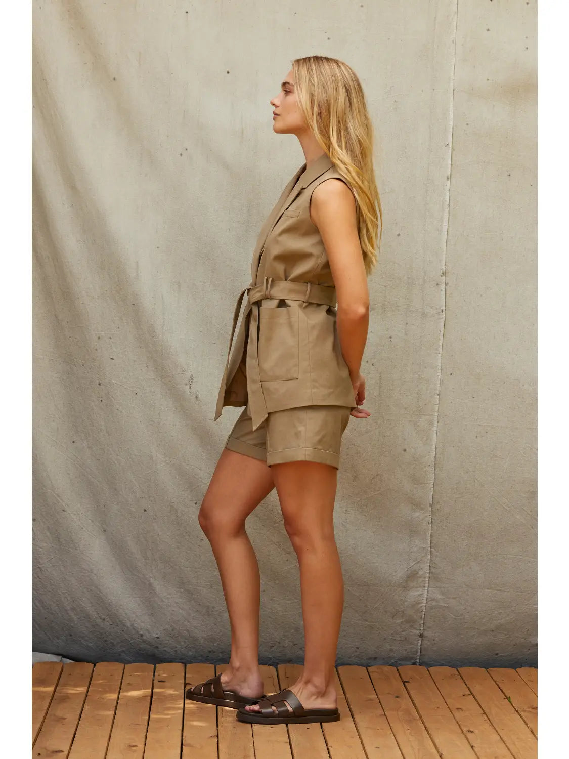 neah open sleeveless blazer