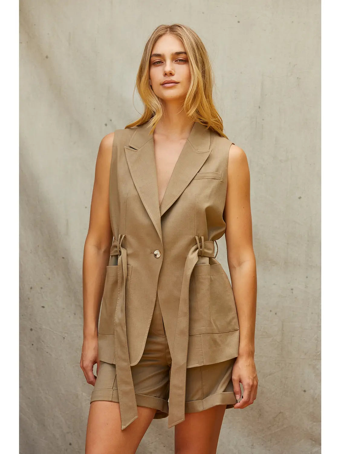 neah open sleeveless blazer
