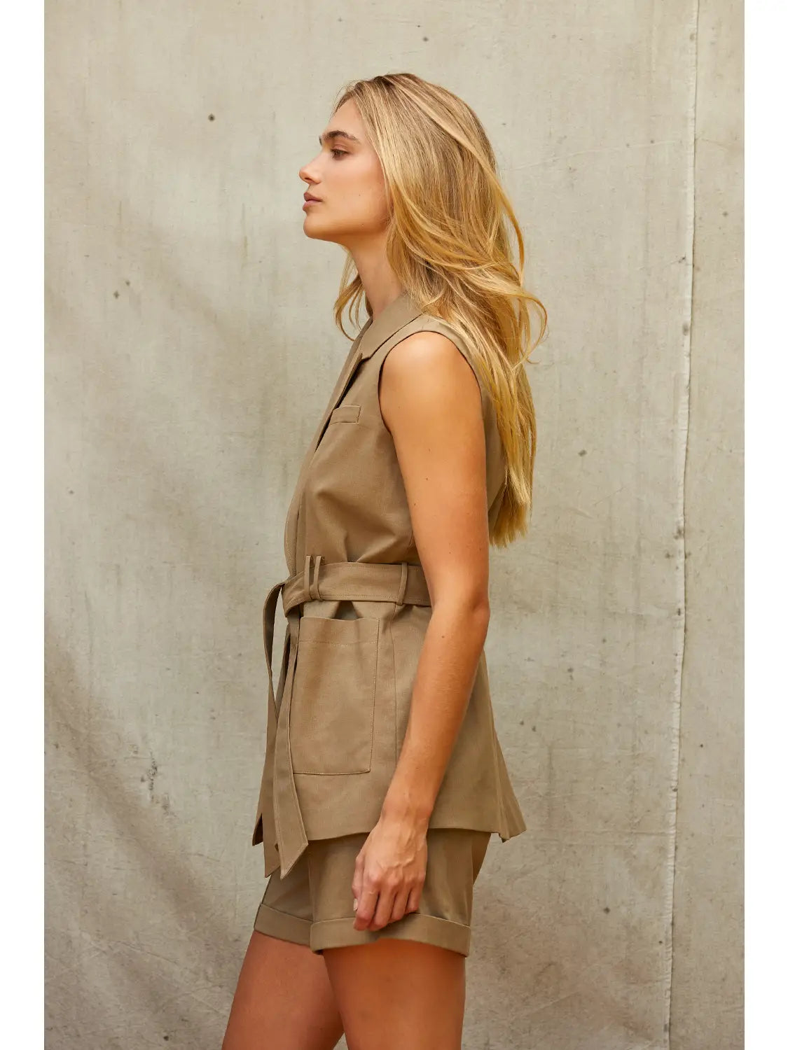 neah open sleeveless blazer