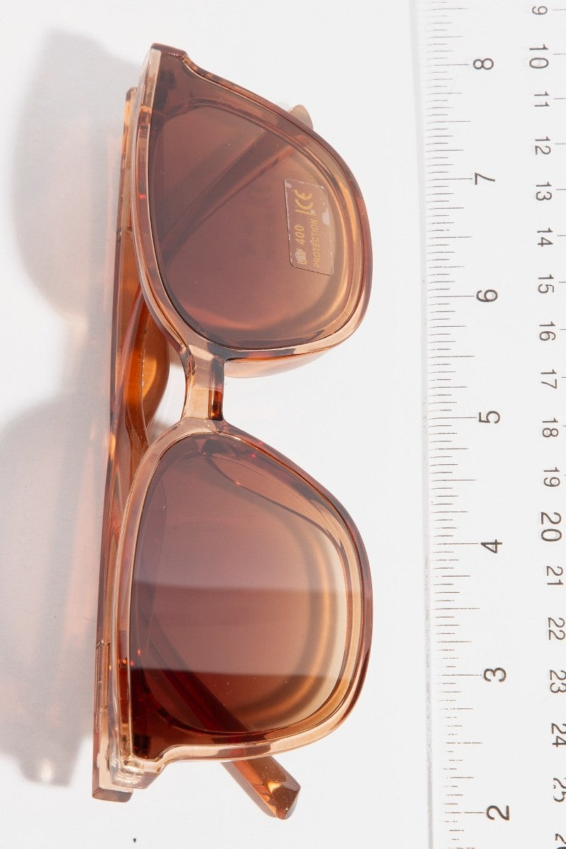 simple square frame sunglasses