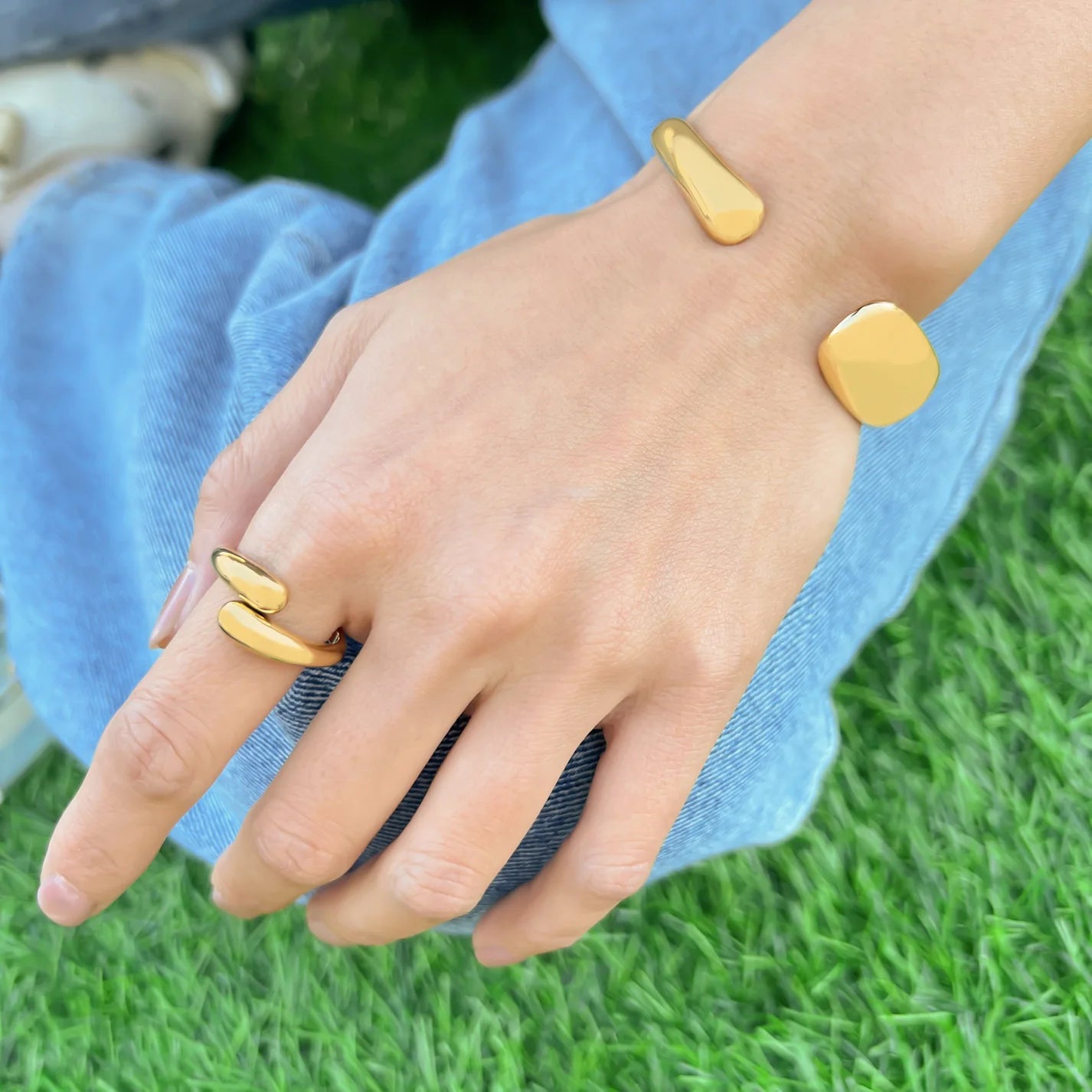 water resistant teardrop bracelet