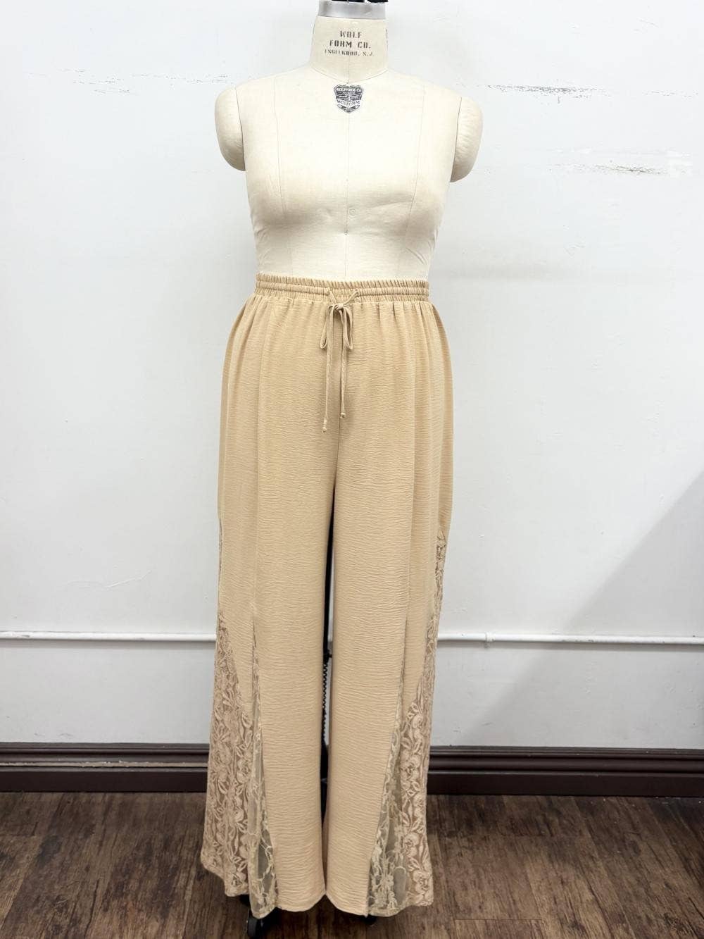 lace panel wide leg pants-curvy