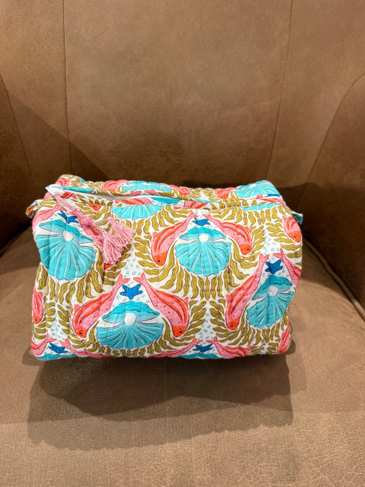 pearl shell/fish printed pouch