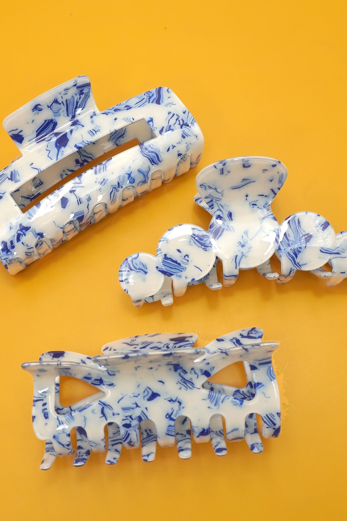 vintage toile pattern claw clip