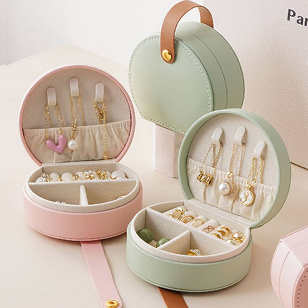 PORTABLE JEWELRY STORAGE BOX