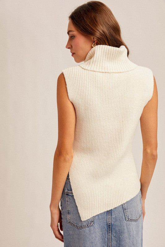 Turtleneck Asymmetrica Sweater Vest