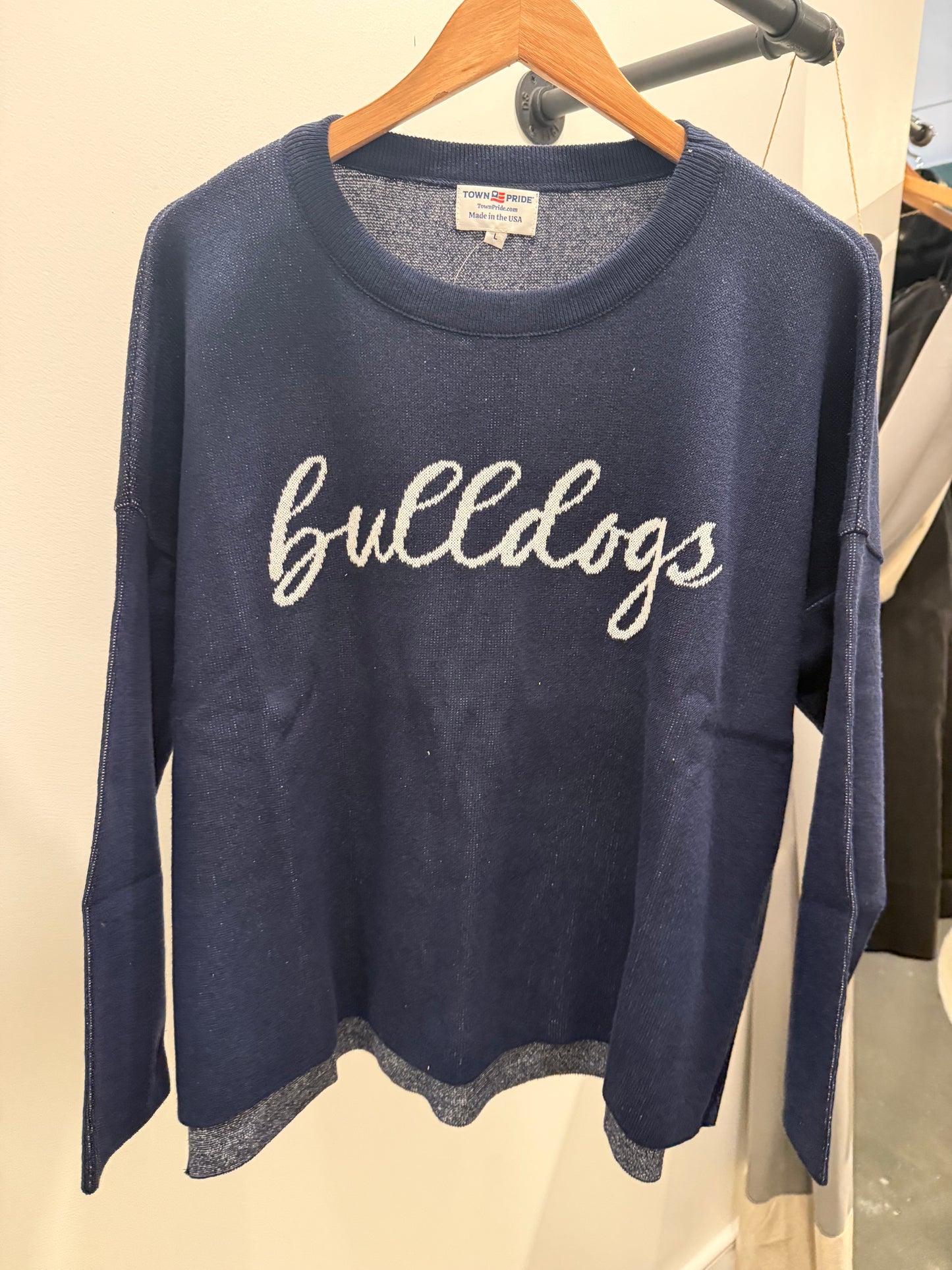 icon sweater-bulldogs
