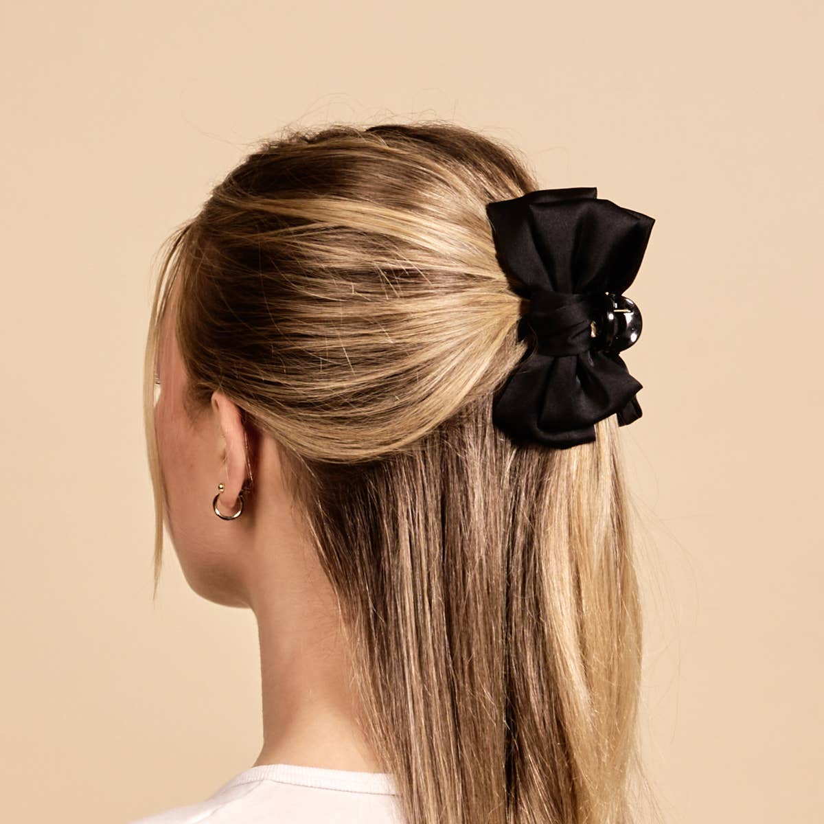Mini Satin Bow Claw Clip–Black