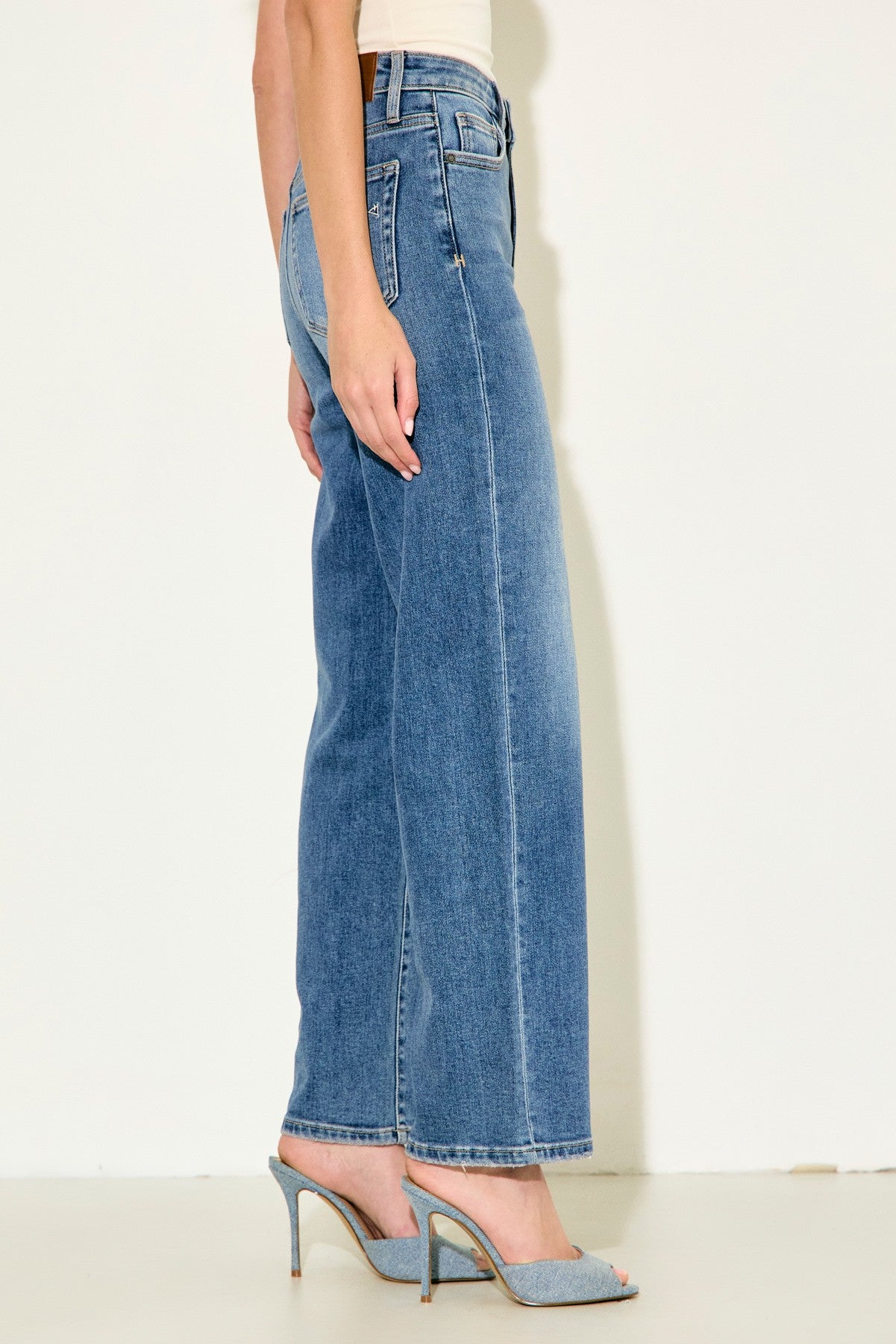Ella High Rise Classic Straight-Medium