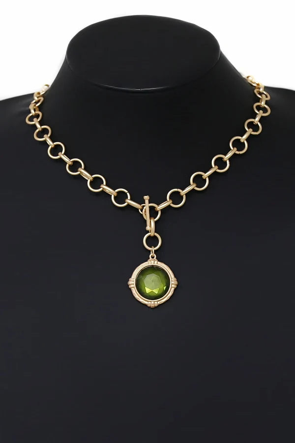 Matte Medallion Pendant Circle Link Toggle Chain Necklace