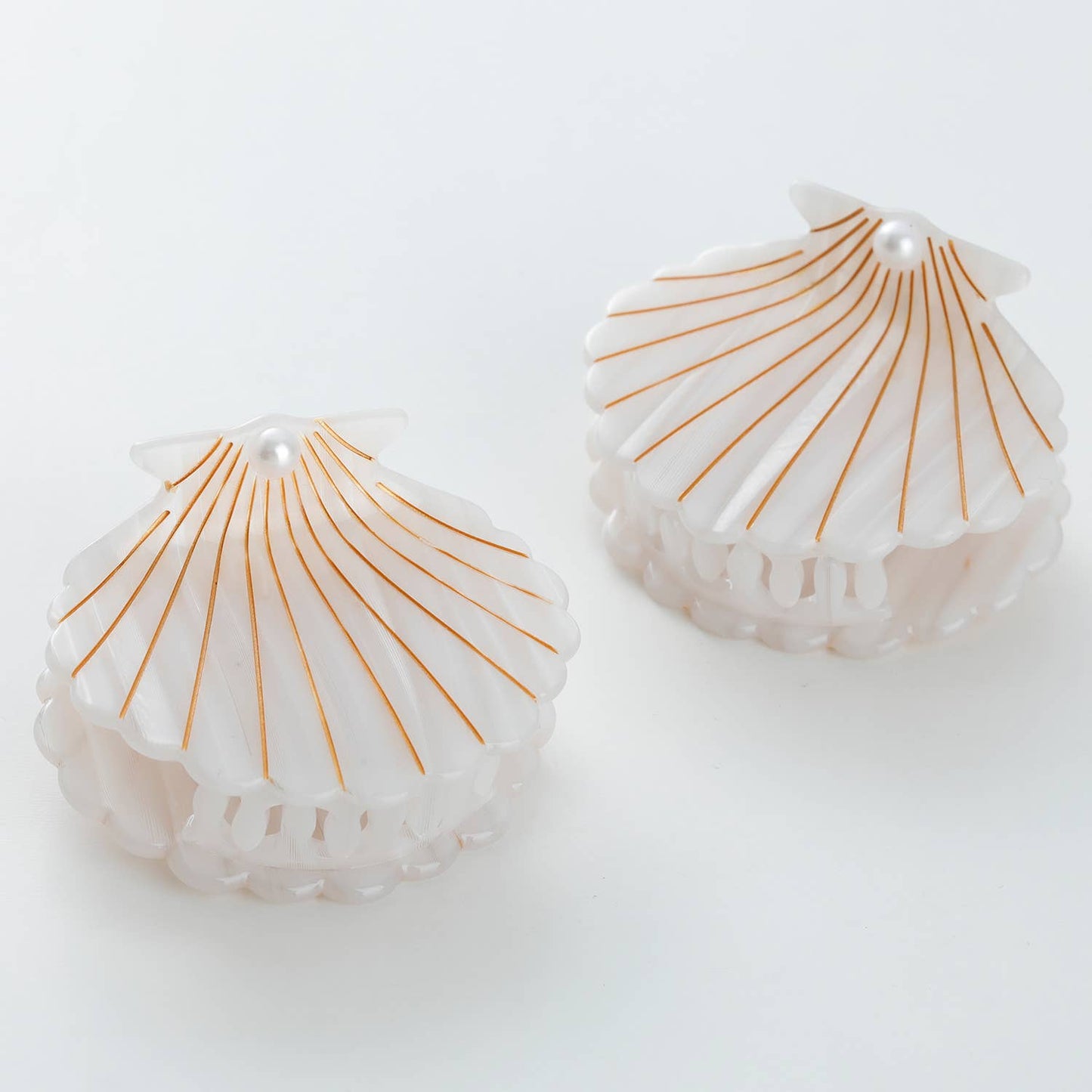 Opal Pearl Seashell Claw Clip - Medium