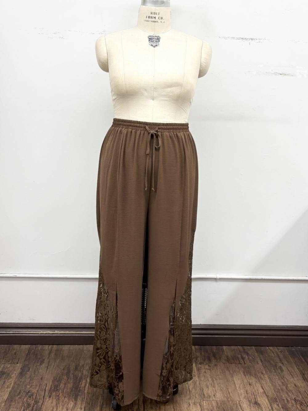 lace panel wide leg pants-curvy