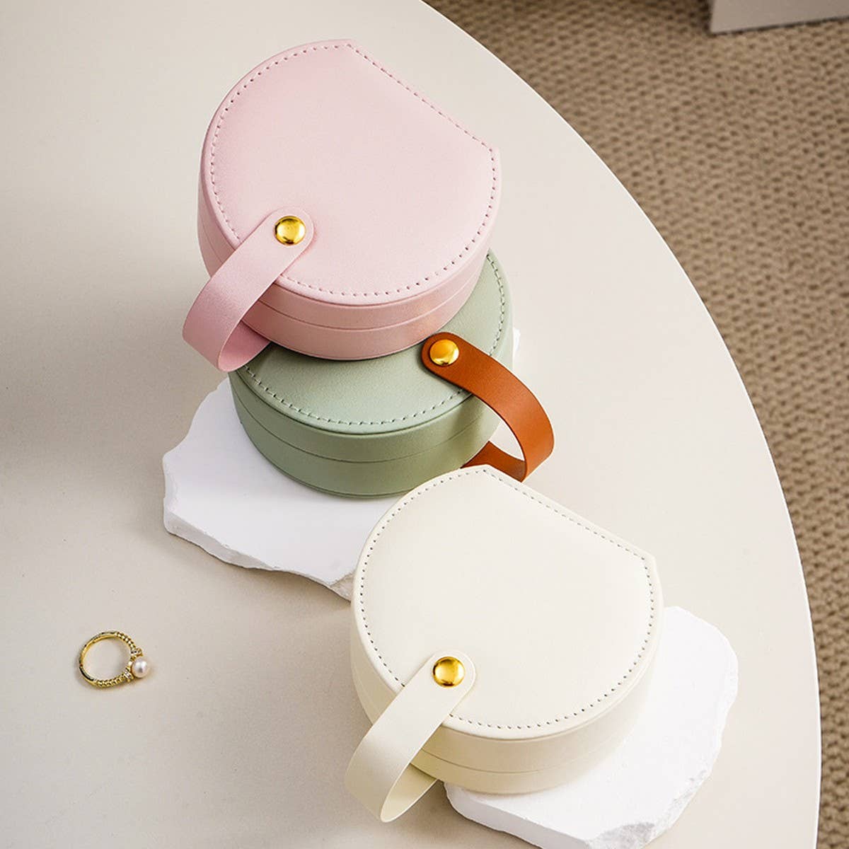 PORTABLE JEWELRY STORAGE BOX
