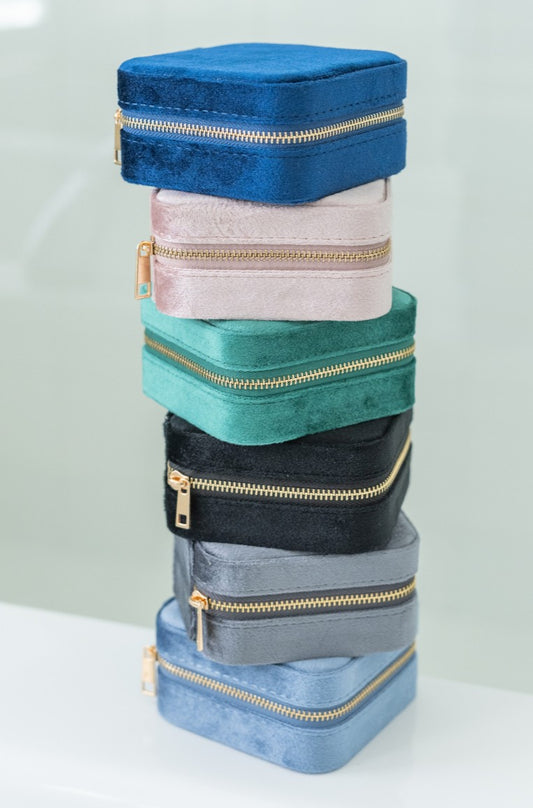 eloise velvet traveling jewelry case
