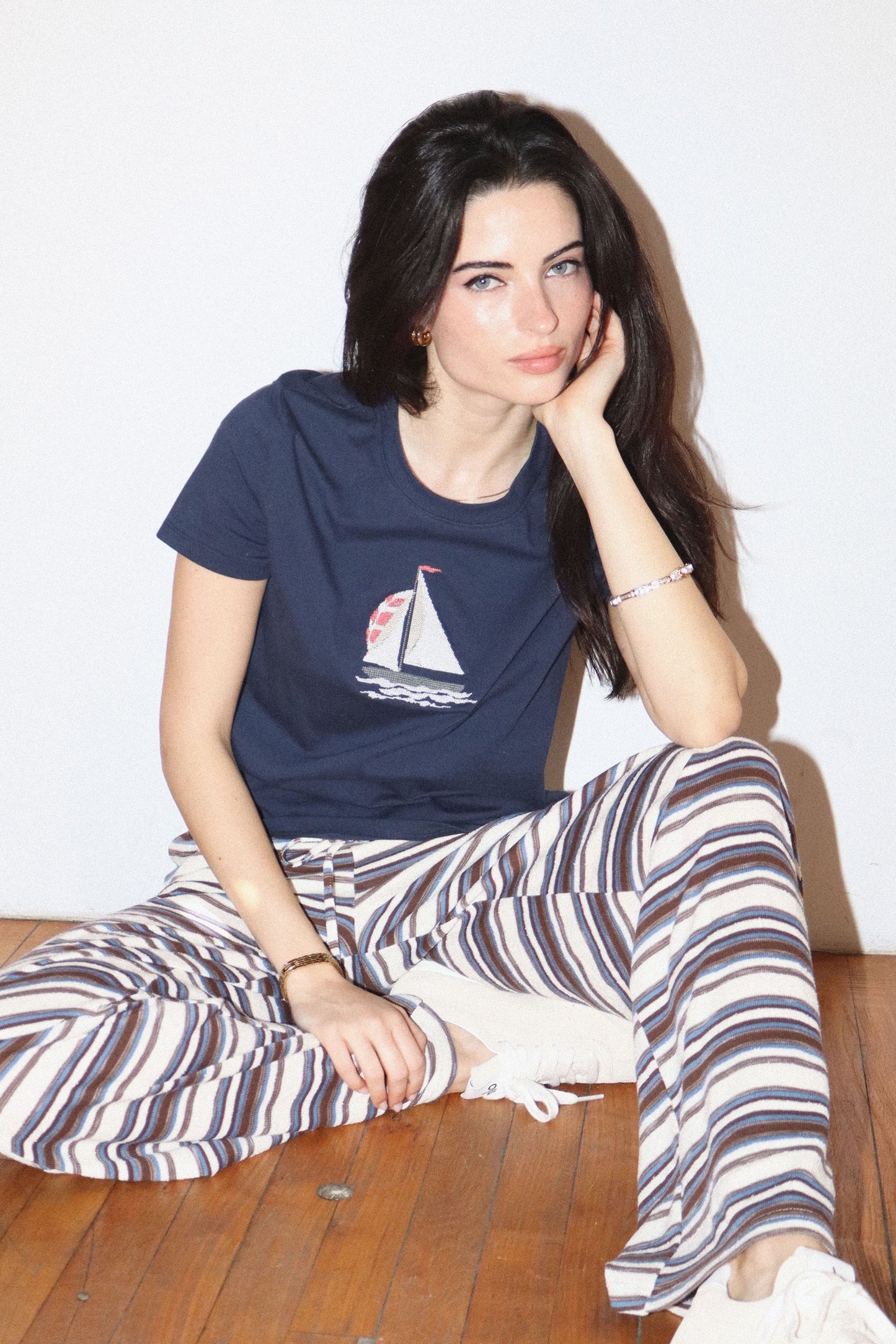 embroidered sailboat graphic tee