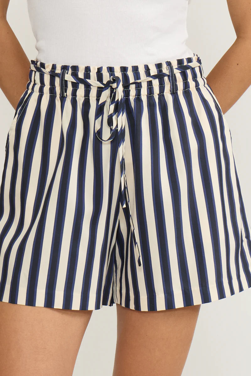 erin relaxed short