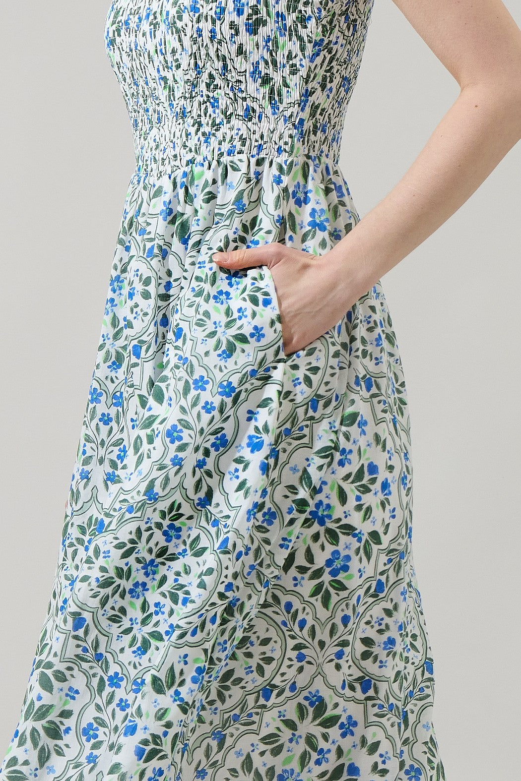 hilo floral smocked midi dress