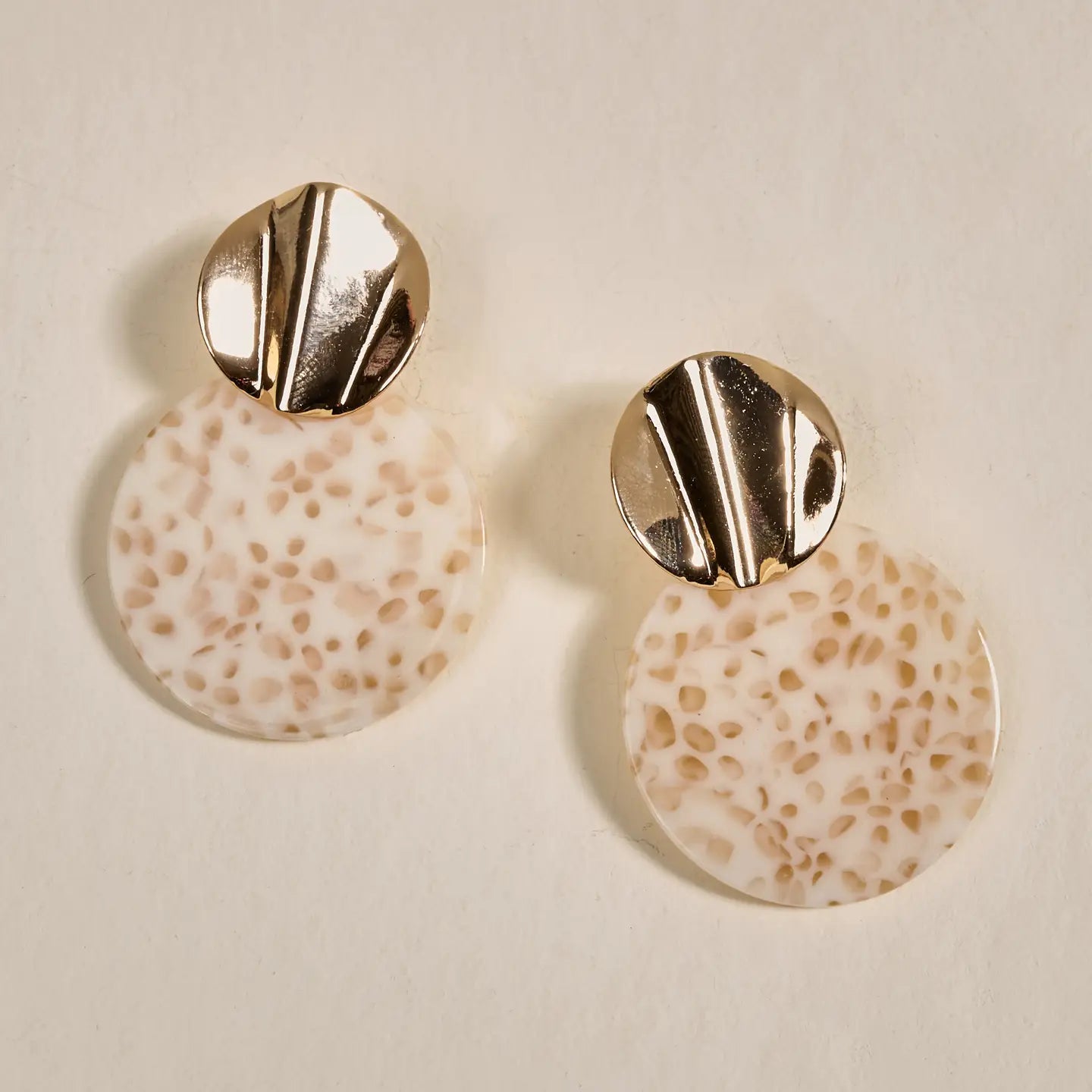 marble muse earrings-toffee glow