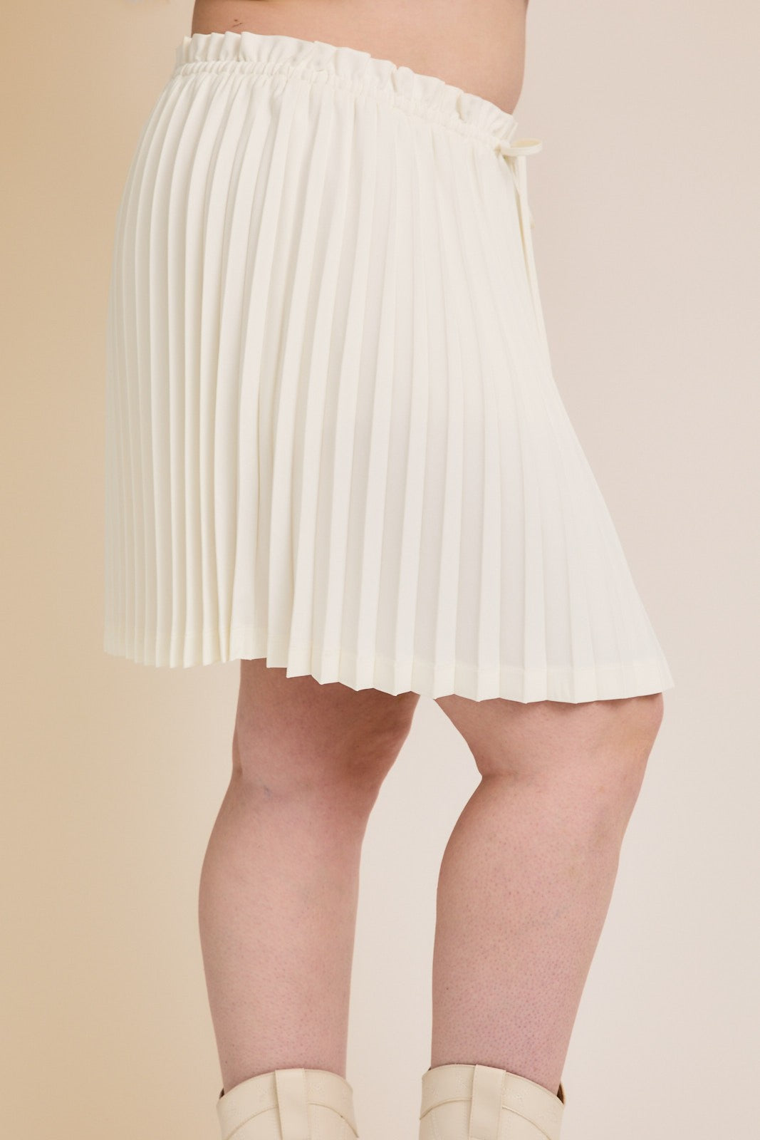 paper bag pleated skirt with shorts-curvy