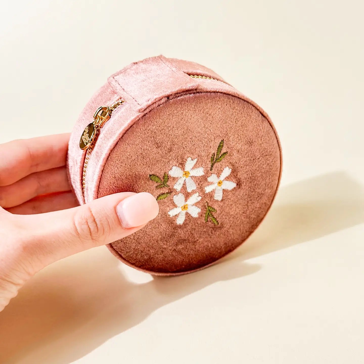 round velvet jewelry case