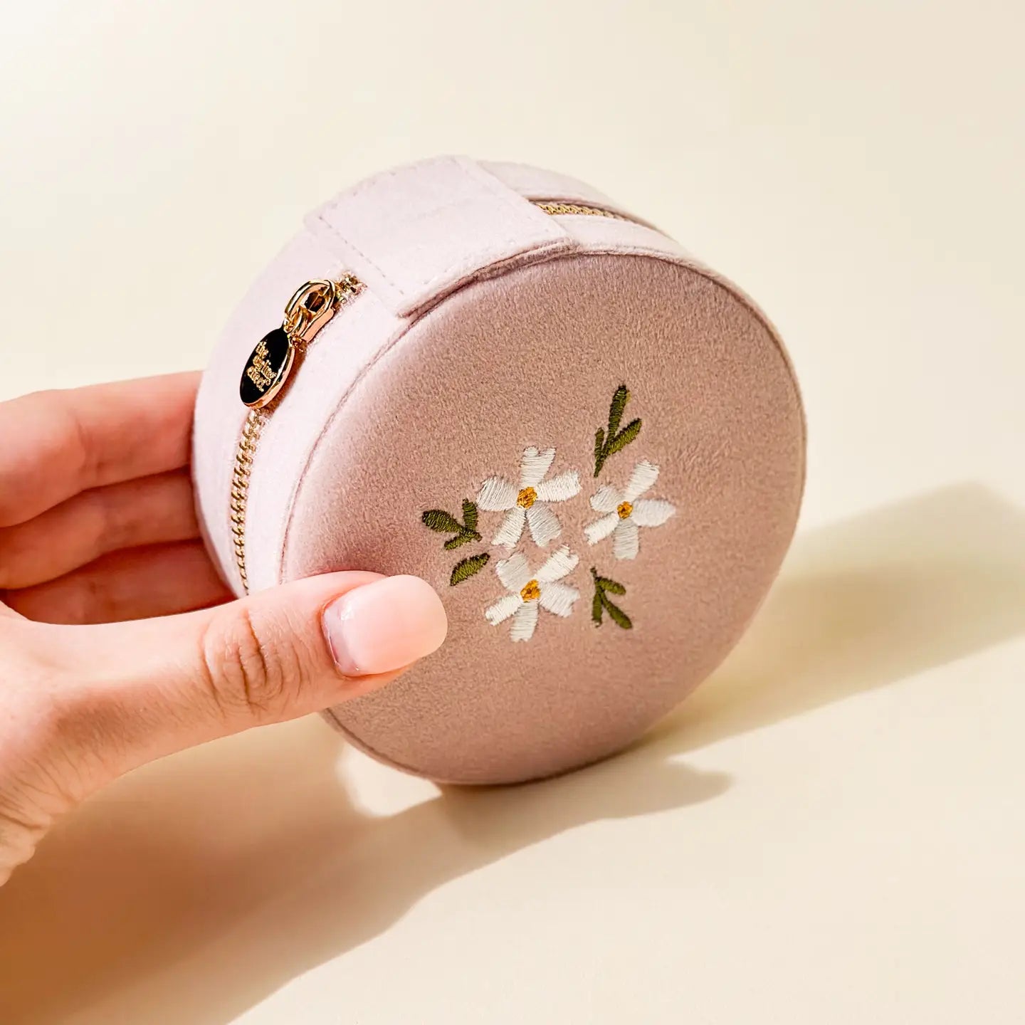 round velvet jewelry case