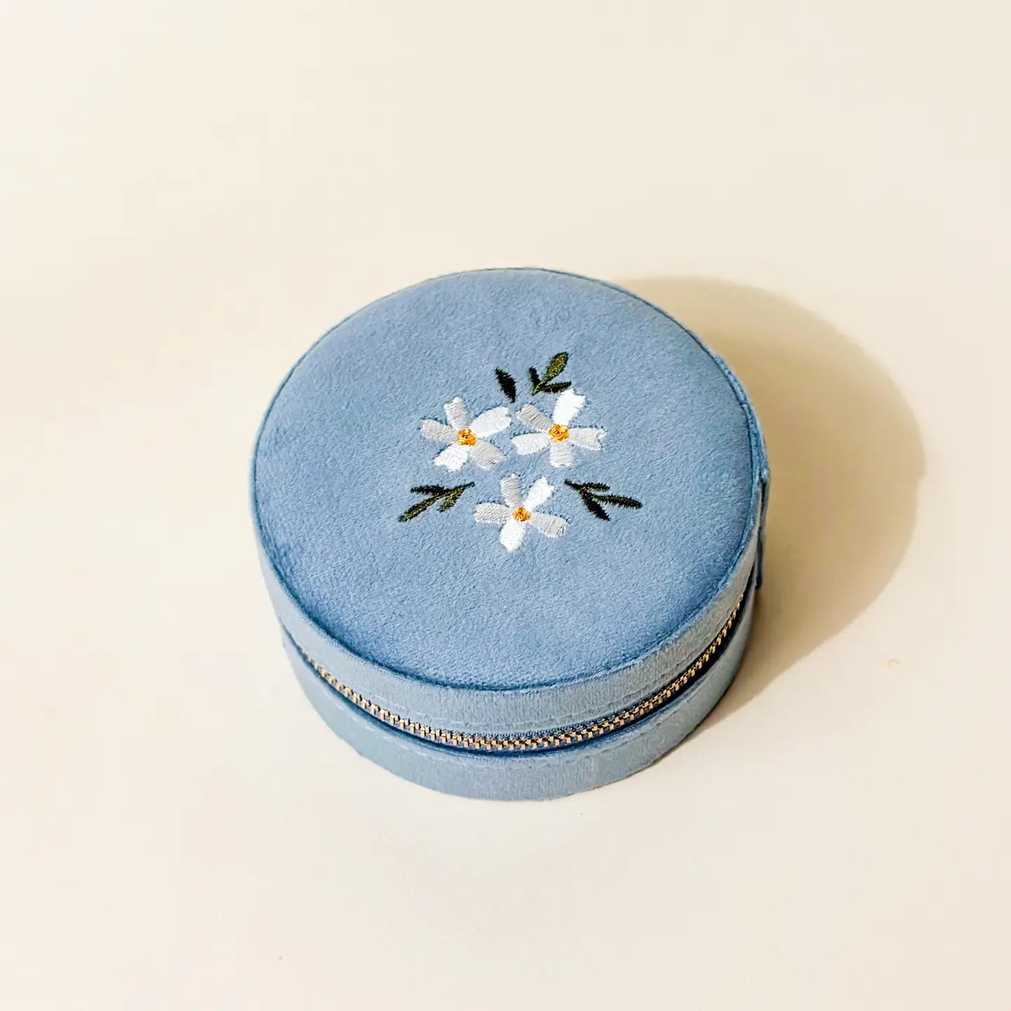 round velvet jewelry case