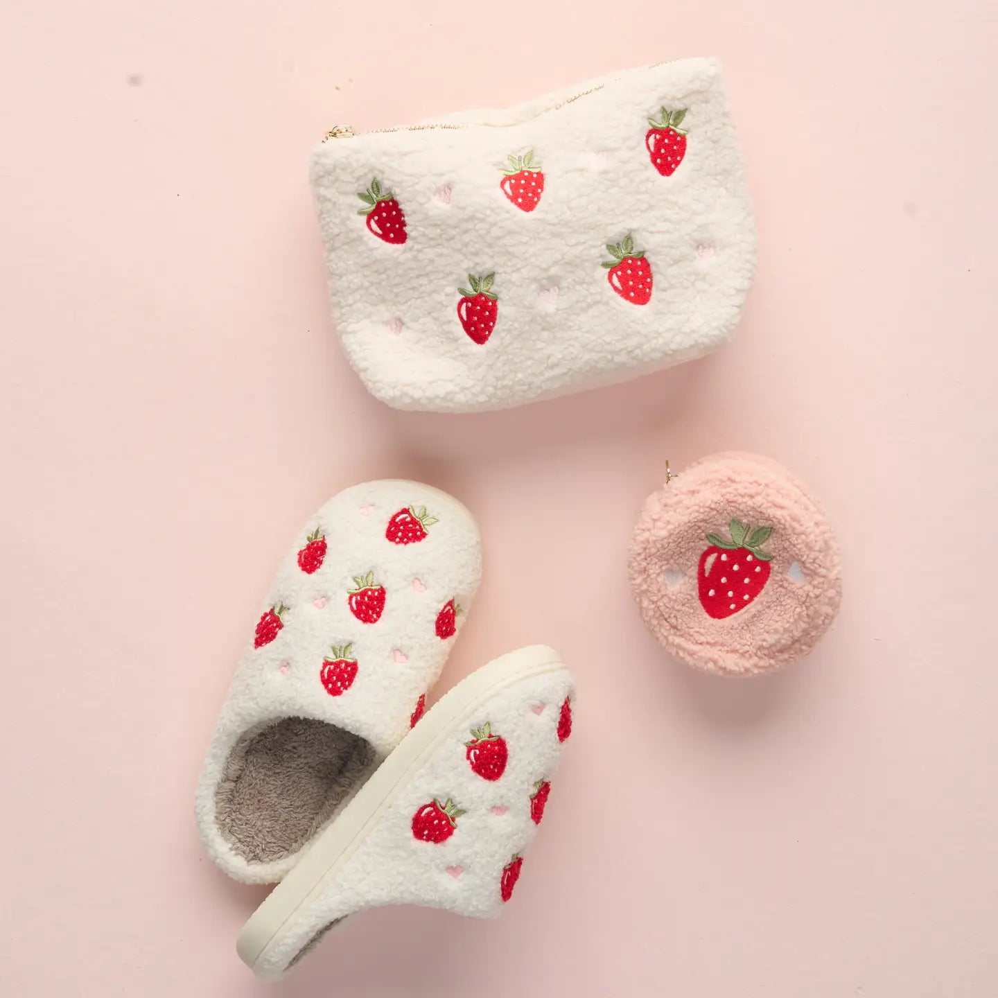 Teddy pouch circle-strawberry